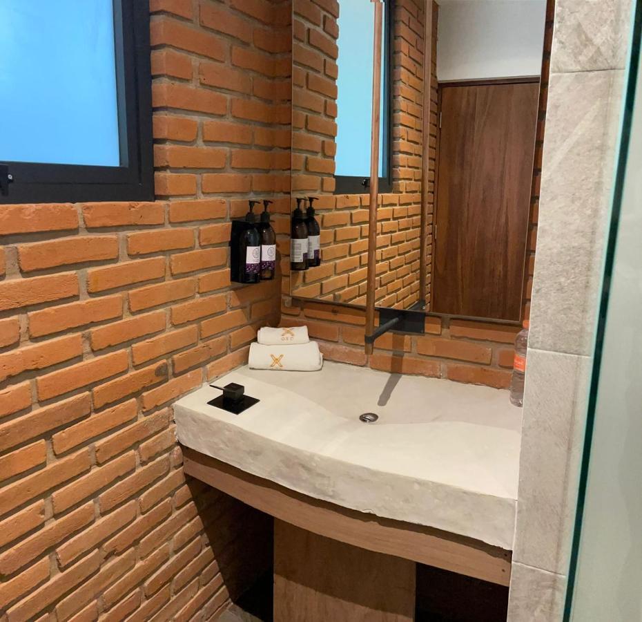 Hotel Oxu Solo Adultos Valle de Bravo Exterior foto
